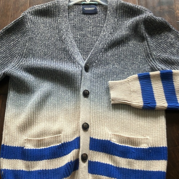 Cardigan - Picture 2 of 4